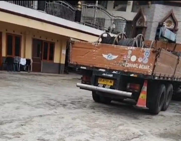 Mobil yang diduga dipinjam pakai.