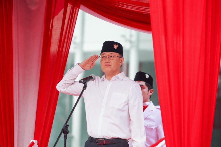 Presiden Direktur Astra Rudy dalam upacara bendera peringatan 81 tahun kemerdekaan Republik Indonesia pada hari ini (17/8) di Gedung Astra Management Development Institute (AMDI) Jakarta.