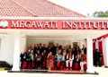 Megawati bersama sejumlah peraih Nobel dan Turing Award yang tergabung dalam delegasi Science for Development Summit 2026, di Megawati Institute, Menteng, Jakarta. (Foto: Monang Sinaga dan Tim Media PDIP)