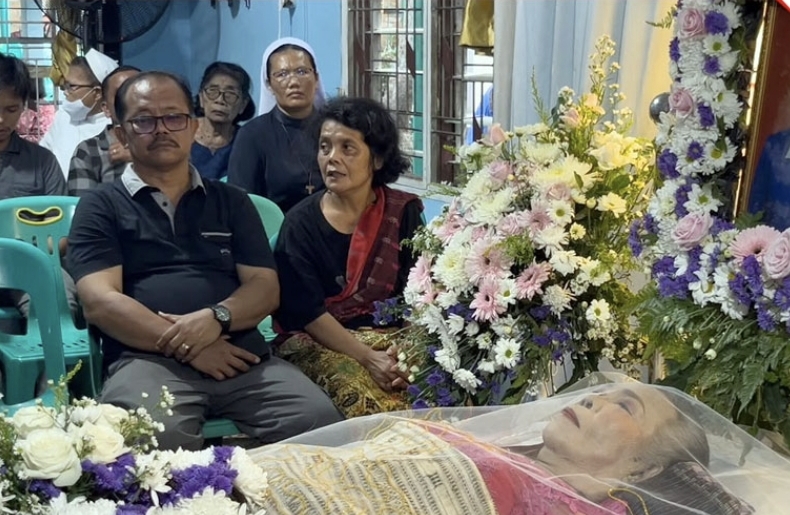 Duka mendalam dirasakan Bupati Lira Kabupaten Simalungun Hotman Petrus Simbolon atas berpulangnya ibunda Tiurlan boru Tampubolon atau Oppung Lambok Boru, Kamis (13/8/2026).