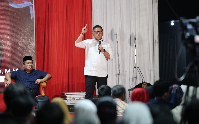 Sekjen PDIP Hasto Kristiyanto dan Airlangga Pribadi Kusman saat diskusi “Membumikan Pancasila” di Blitar, Juni 2026.