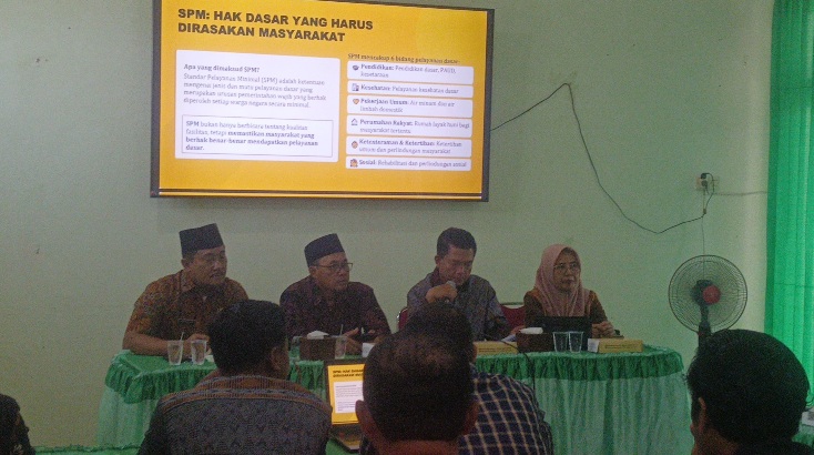 Wakil Ketua DPRD Gresik, Wongso Negoro saat monev percepatan SPM di Kantor Kecamatan Benjeng. Jumat (18/9/2026).