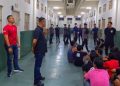 Beberapa barang hasil razia yang melibatkan unsur TNI, Polri, dan Badan Narkotika Nasional (BNN) yang ditemukan di blok hunian Rutan Medaeng.