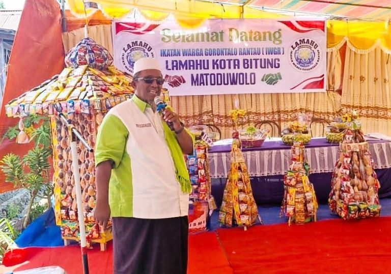 Ustad Sutarman Mahmud pada peringatan Maulid Nabi Muhammad ya g dilaksanakan oleh IWGR LAMAHU Bitung di Kakenturan 2, Bitung Sulut, Jumat (18/9/2026). Foto/Ist.