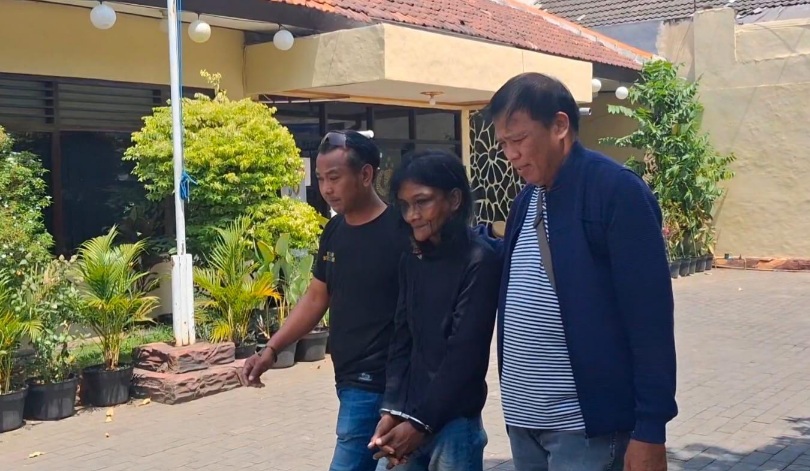 Tersangka Bohep, saat diamankan petugas Polsek Taman.