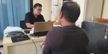 Suyanto saat dimintai keterangan petugas Polsek Sidoarjo Kota.