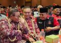 Ketum Ormas Madas Nusantara KRH.HM. Jusuf Rizal (kanan); Ketua DPR RI Prof. Dr. H. Sufmi Dasco Ahmad (tengah); dan Gubernur DKI Jakarta Pramono Anung (Kiri) dalam Peringatan HUT ke-2 Ormas Madas Nusantara.